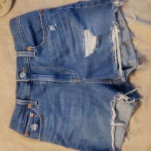 Levi distressed shorts